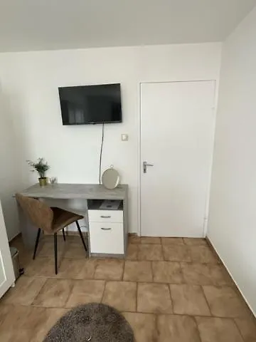 Monteurapart Neu-Ulm Apartment 0*,